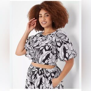 Black and White Floral Crop Top